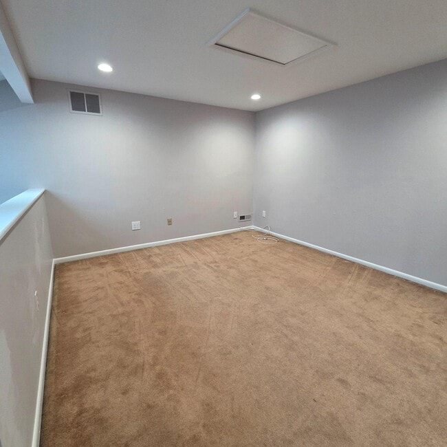 Building Photo - 208 Ashley Run