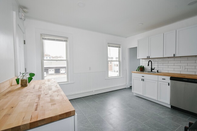 Foto del edificio - 22 Kelley St