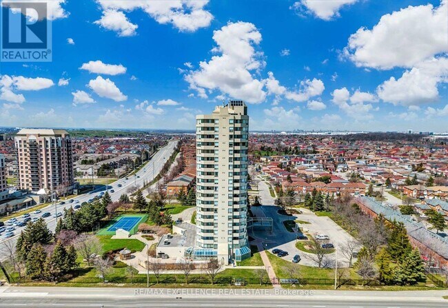 Building Photo - 700 Constellation Dr