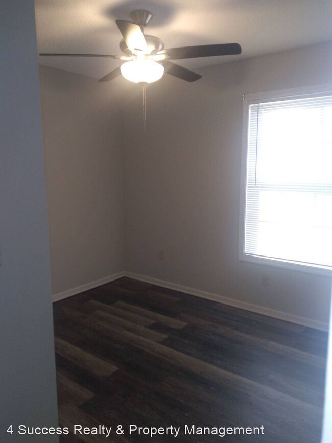 Building Photo - 3 br, 1.5 bath House - 8418 Chesterfield