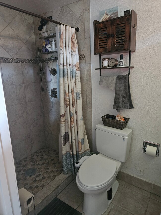 Building Photo - 2570 College Ln