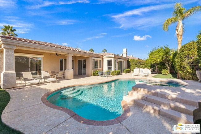 Building Photo - 4 Hillcrest Dr