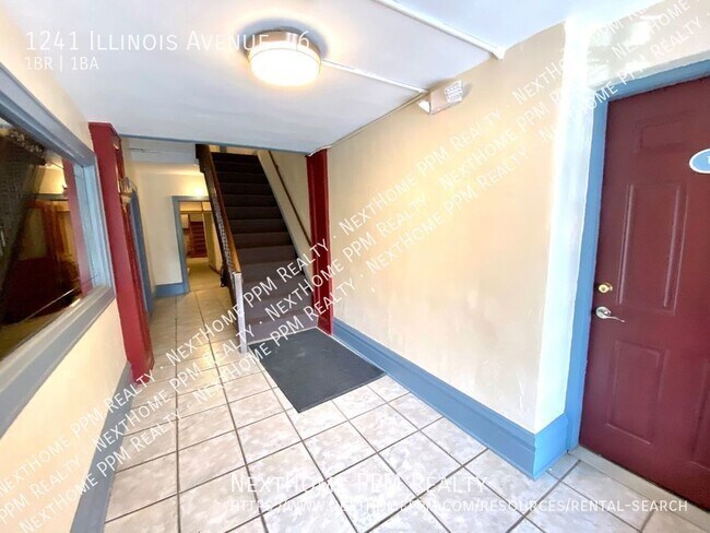 Foto del edificio - Dormont 1 Bedroom with heat included. Octo...