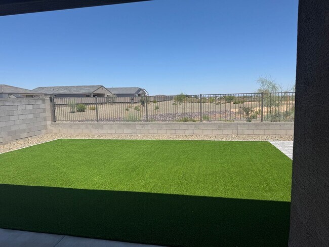 Foto del edificio - ENERGY EFFICIENT HOME IN SURPRISE