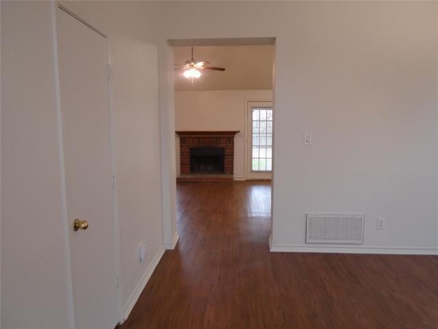 Foto del edificio - 320 Pebblebrook Ln