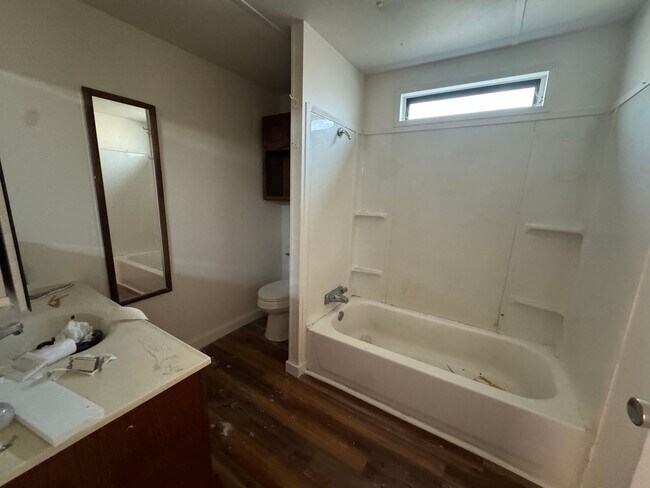 Foto del edificio - Winston 2 bedroom with garage/shop