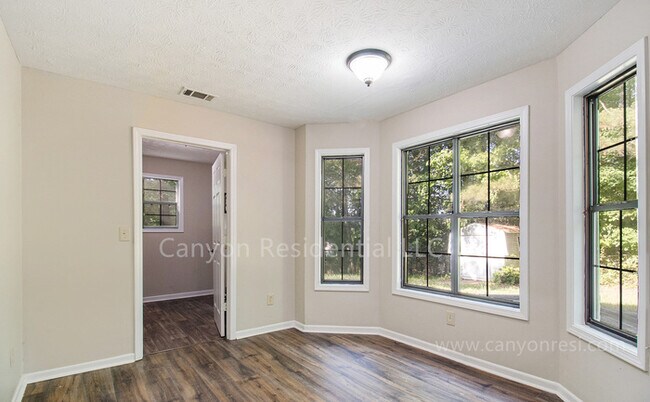 Foto del edificio - 950 Sideline Ct