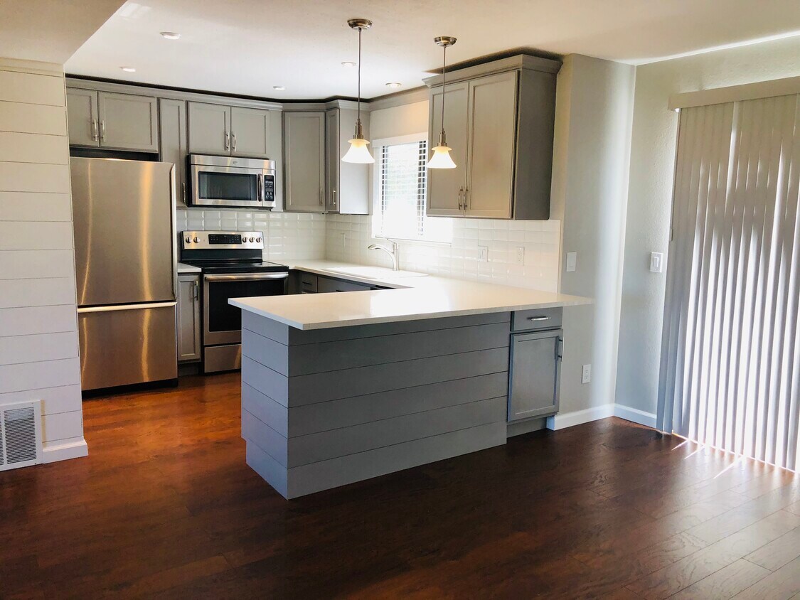 Cocina abierta - 422 Wright St