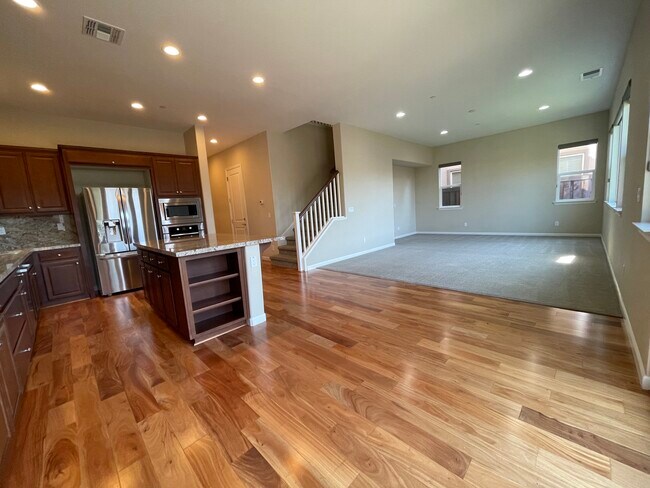 Kitchen with View into Family Room - 1871 Worthington Cir