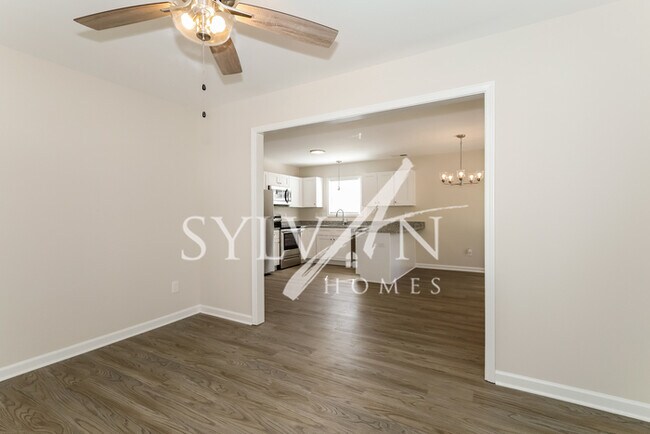 Building Photo - Gorgeous Newly Built 3BR Home