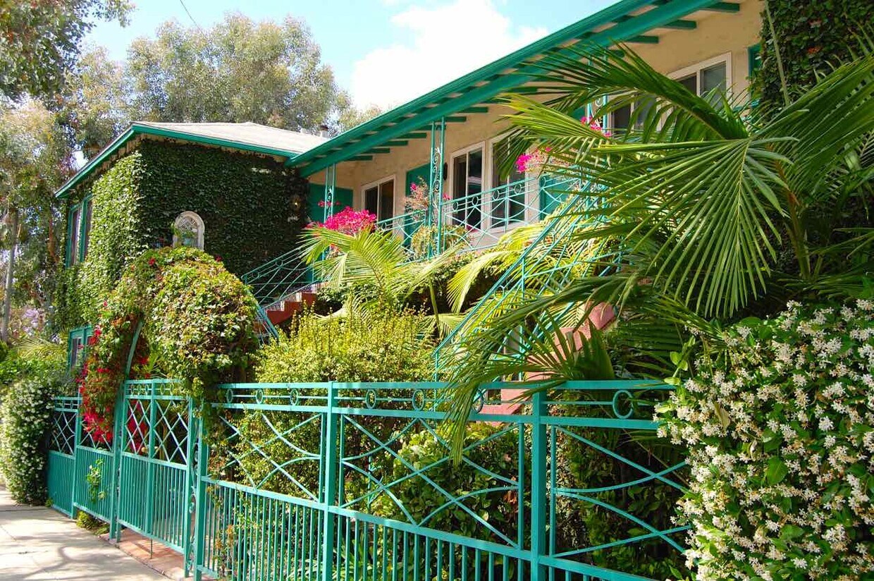 Foto principal - 901 N Formosa Ave