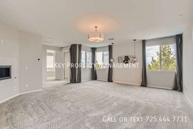 Building Photo - BEAUTIFUL MODERN 4 BED/4.5 BATH GATED HOME...