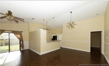Building Photo - 915 Buttonwood Ave