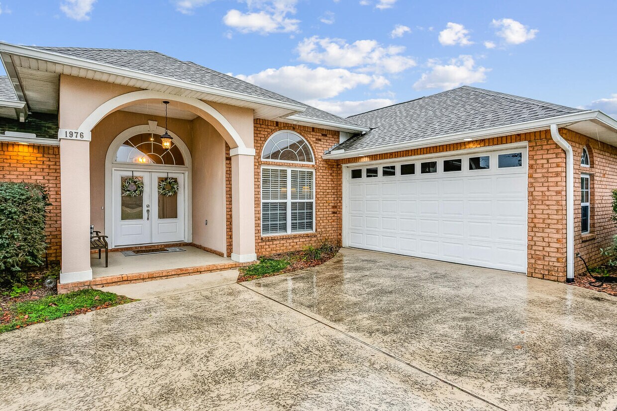 1976 Crown Pointe Blvd, Pensacola, FL 32506 House Rental in Pensacola
