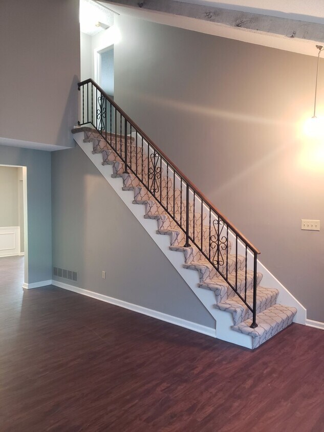 Primary Photo - Amazing Overland Park Duplex-Available in ...