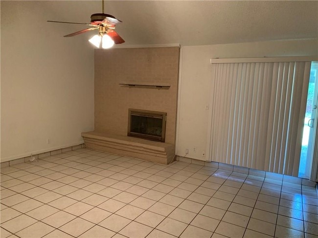 Foto del edificio - 10617 Oak Grove Rd