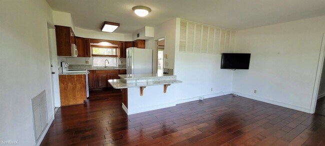 Foto del edificio - 3 br, 2 bath House - 949 W Royal Palm Rd