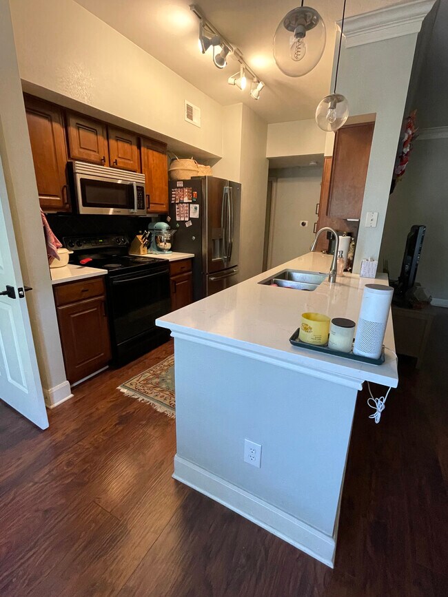 Foto del edificio - 7701 Rialto Blvd