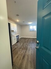 Building Photo - 191 N Common St