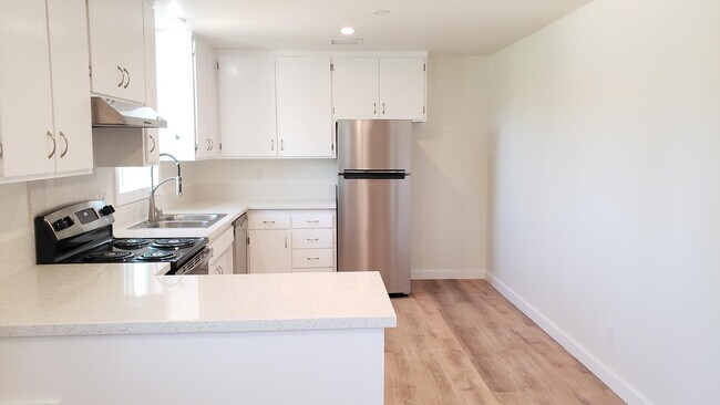 Building Photo - 57741 Ivanhoe Dr