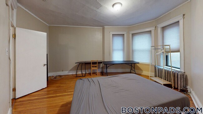 Building Photo - 52 Charlesgate E