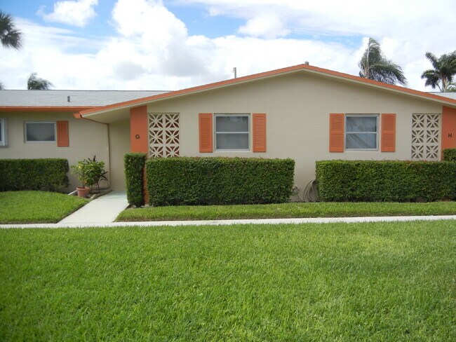 Foto del edificio - 2723 Dudley Dr E