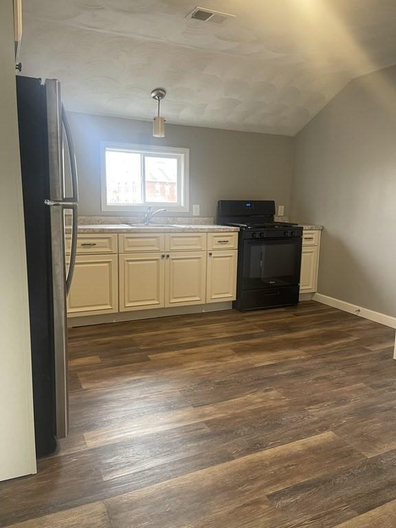 Foto principal - 2 bedroom in New Bedford MA 02740