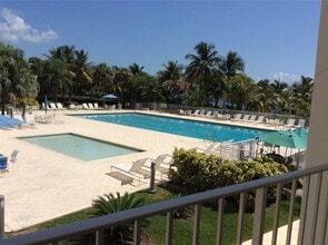 Building Photo - 881 Ocean Dr
