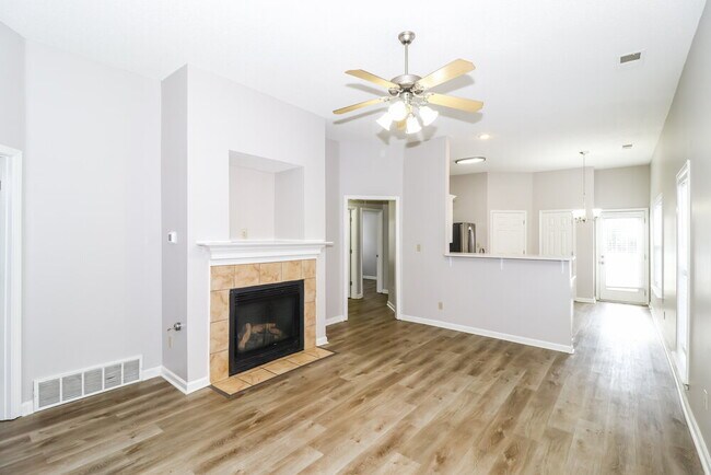 Building Photo - 6943 Parkbrook Ln