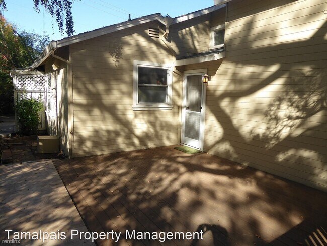 Building Photo - 602 Manzanita Ave