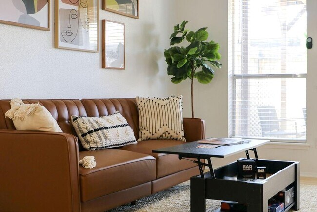 Foto del edificio - 6685 Kentwick Dr