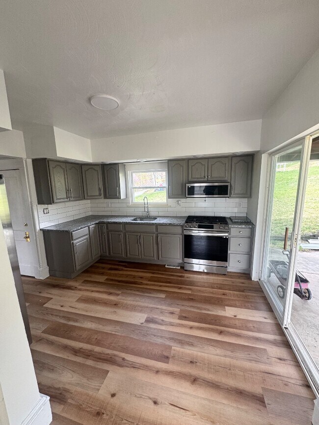 Foto del edificio - 5017 Highland Park Ave