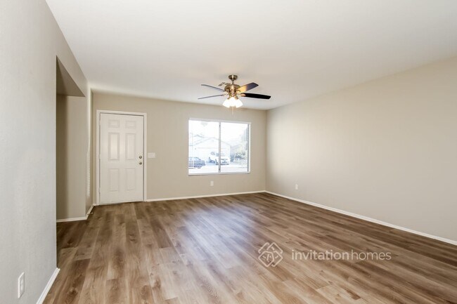 Building Photo - 8304 W Baxter Dr