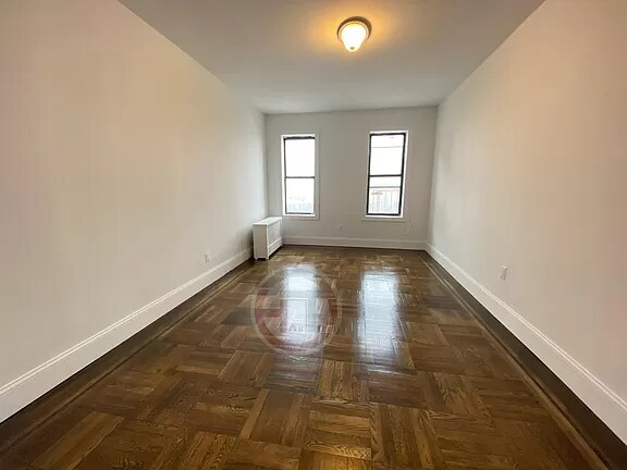 Foto del edificio - 2860 Buhre Ave