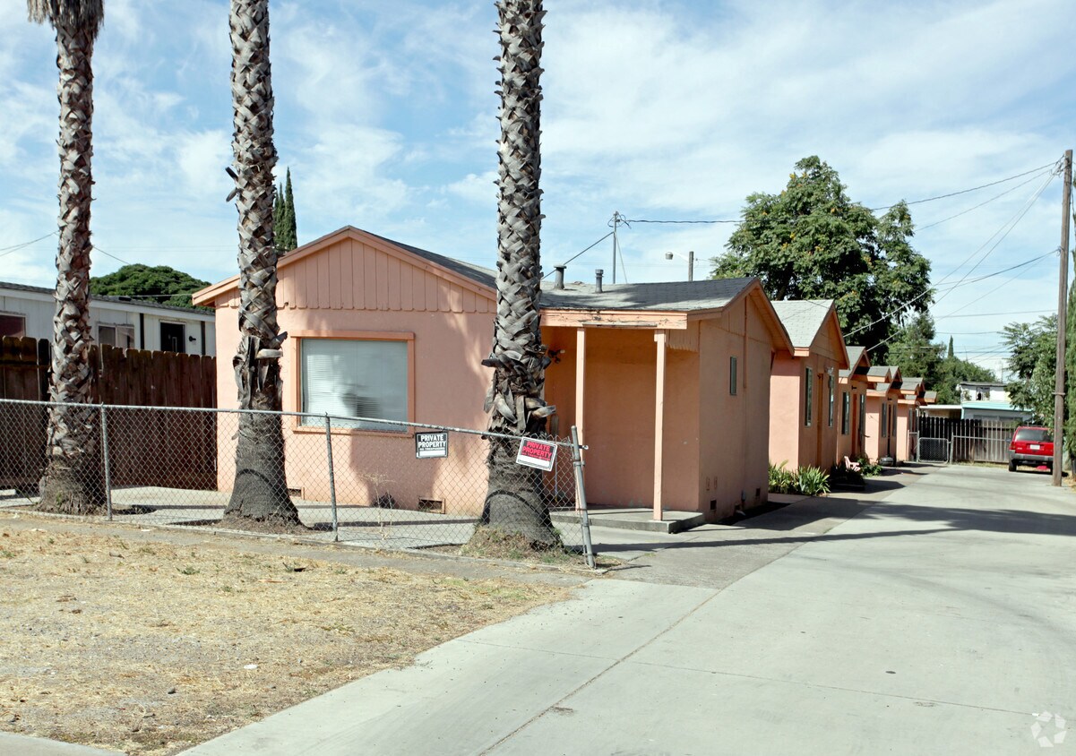 Primary Photo - 641 S Conejo Ave