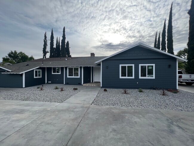 Foto del edificio - 8941 Balboa Blvd