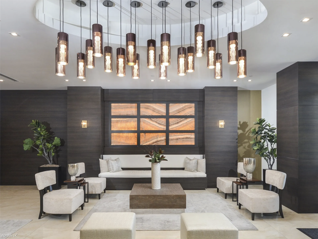 Foto del edificio - 2 br, 2 bath Condo - 6561 SW 20th St