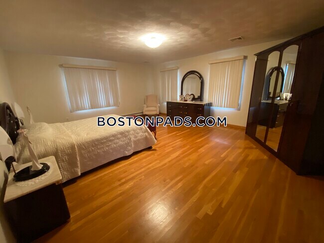 Foto del edificio - 303 Lincoln Ave