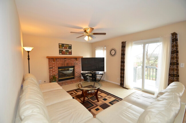 Building Photo - 6268 Eagle Ridge Dr