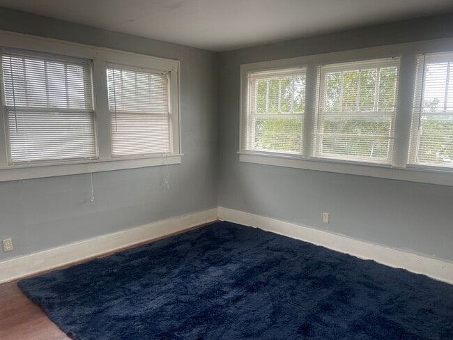 Foto del edificio - 223 S Phoenix Ave