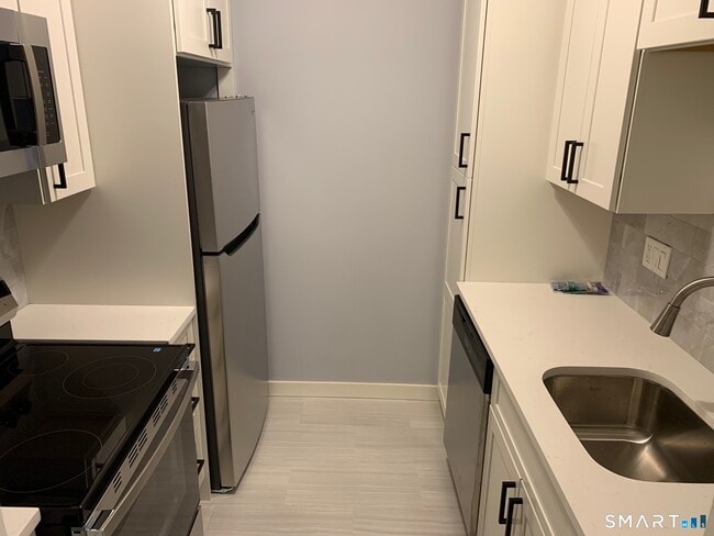 Building Photo - 34 A Padanaram Rd