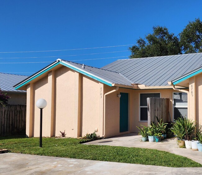 Foto del edificio - 8783 SE Hobe Ridge Ave