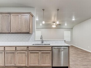 Building Photo - 12917 Willow Villas Dr