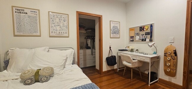 Building Photo - 5bed/2 Bath Perfect For Boston University Students! Near B and C Lines