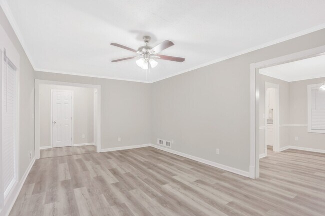 Foto del edificio - 415 Raven Springs Trl