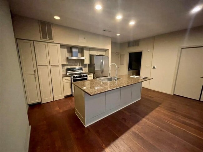 Building Photo - 1600 Barton Springs Rd