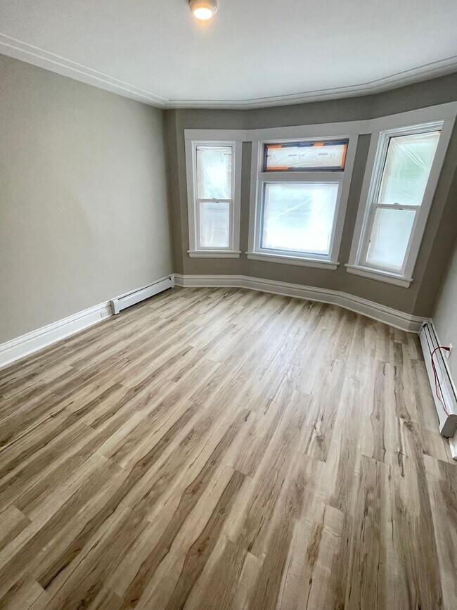 Foto del edificio - 611 E 6th St