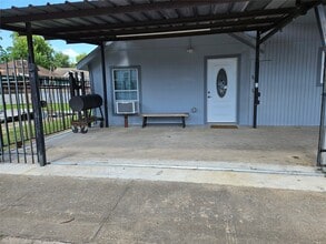 Building Photo - 6940 Hemlock St