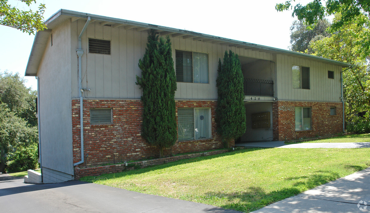 Building Photo - Wisteria Apartments