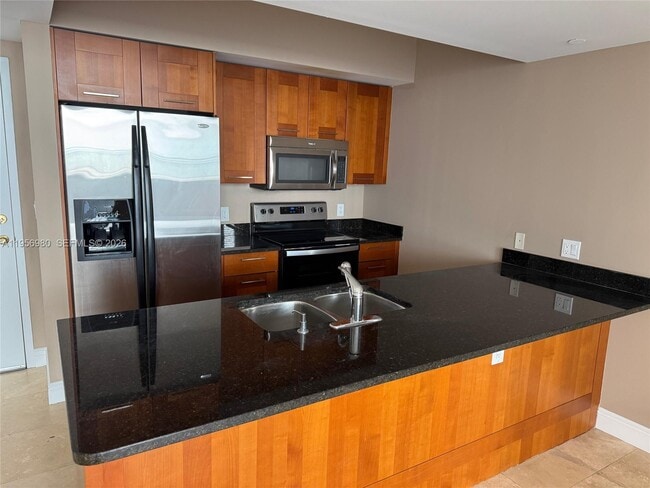 Foto del edificio - 4100 Salzedo St